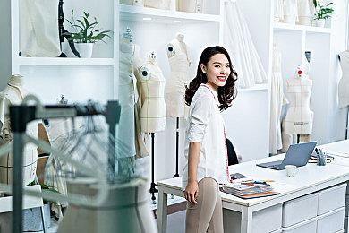 全员尖下巴《学园帅哥》改编像素风动作游戏